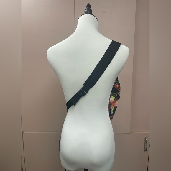 Herschel Supply Co. Jungle Sling crossbody Backpack Hoffman Fabrics - Picture 2 of 10